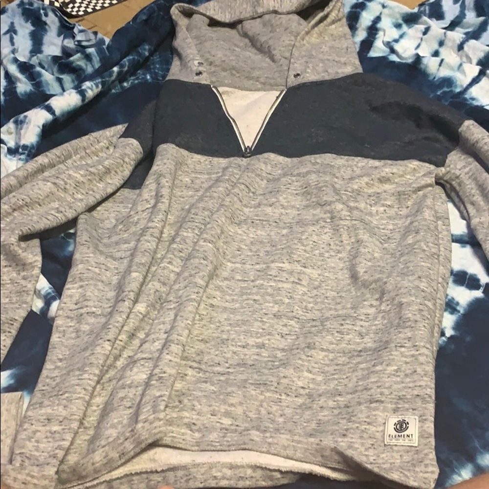 Hooded vneck sweater